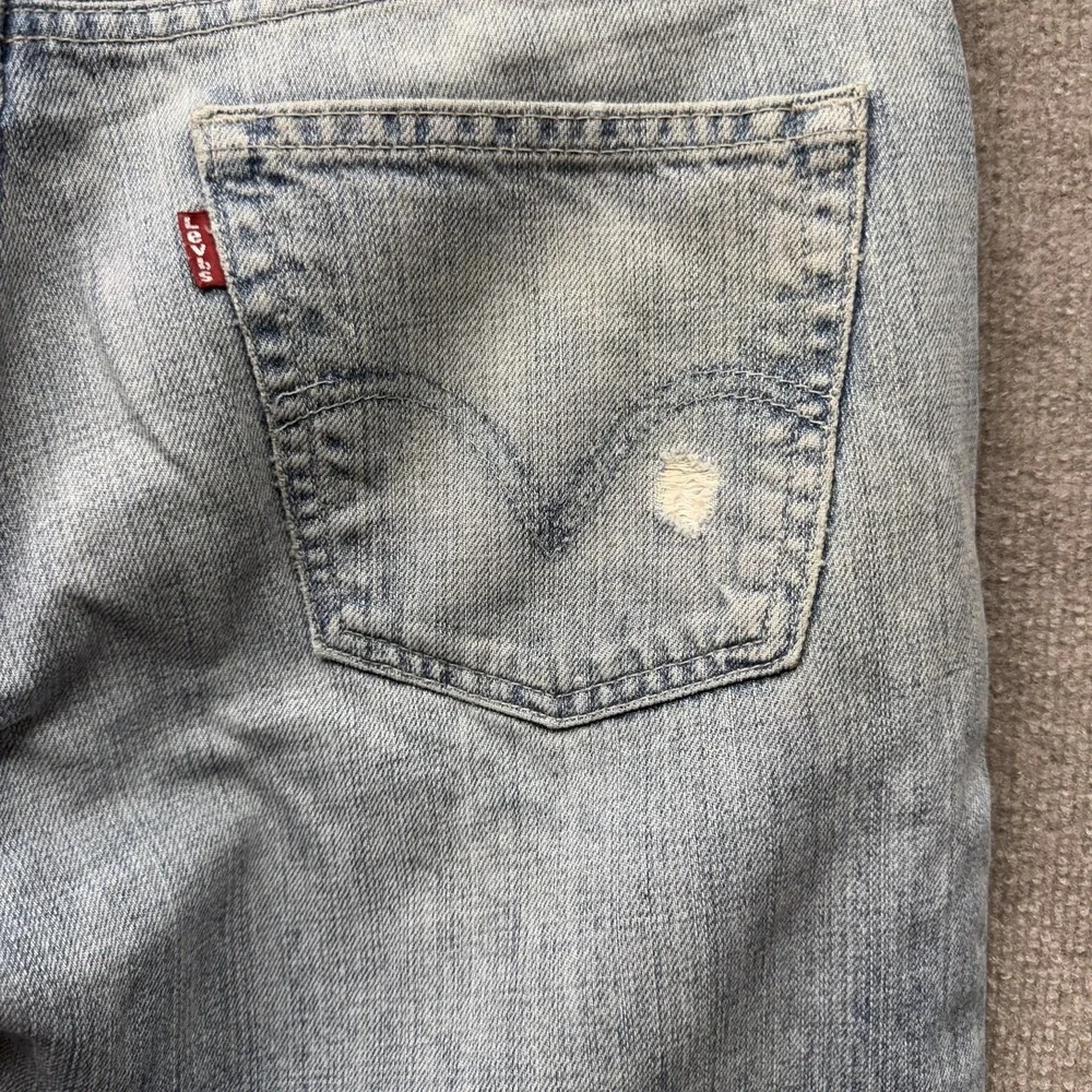 Levis 514 Straight Fit Jeans Mens 34x32 Light Wash Distressed Blue Denim‎